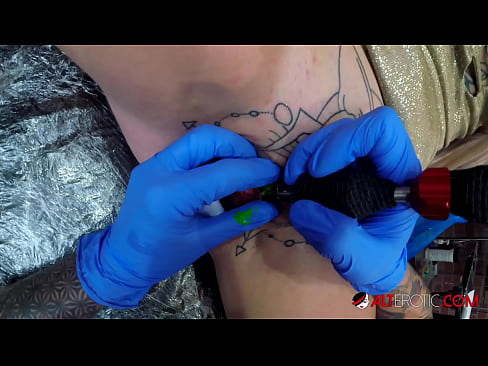 ❤️ Extremely tattooed hottie Sully Savage got a tattoo on her clitoris ☑ Fuck video at us ️❤